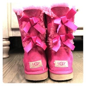 Pink ribbon uggs, size 8
